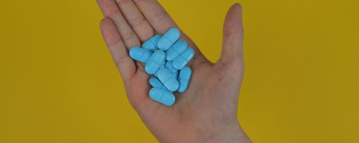 Srovnání Cenforce 100 mg a Kamagra Gold 100 mg tablet sildenafilu